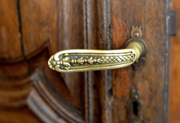 Why Kitchen Cupboard Handles Are More Than Just Functional